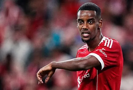 Isak's Debut Offers Star Power Despite Evident Rust